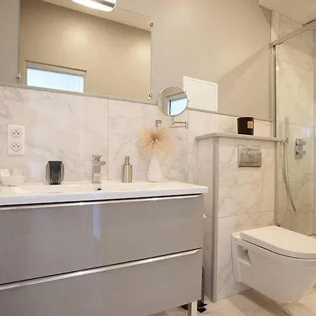 V' Apartment *