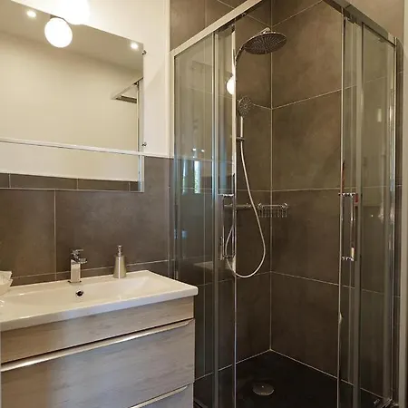 V' Apartment