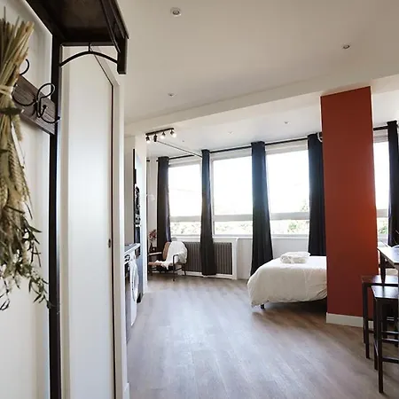 V' Apartment *